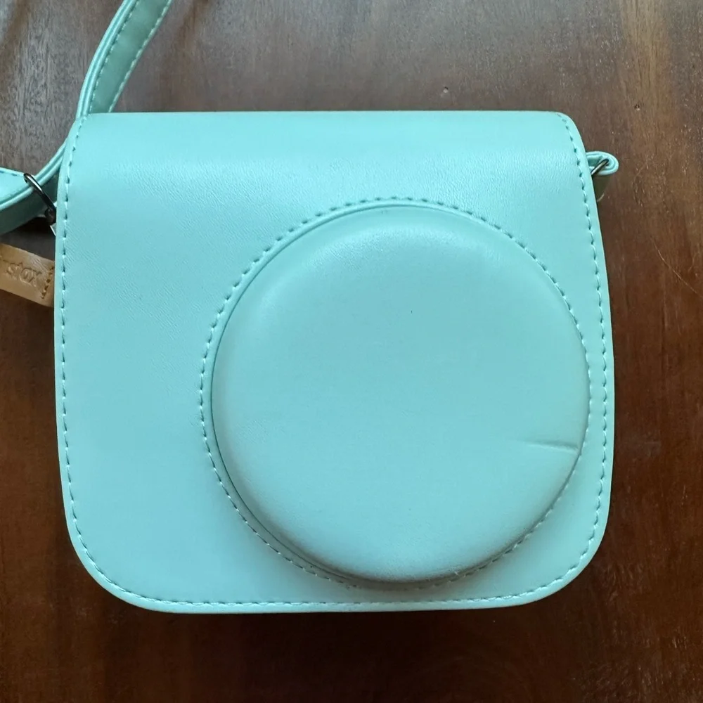 Fujifilm Instax Mini Camera with Mint Case